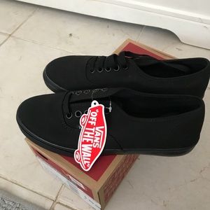 NWT LO PRO VANS